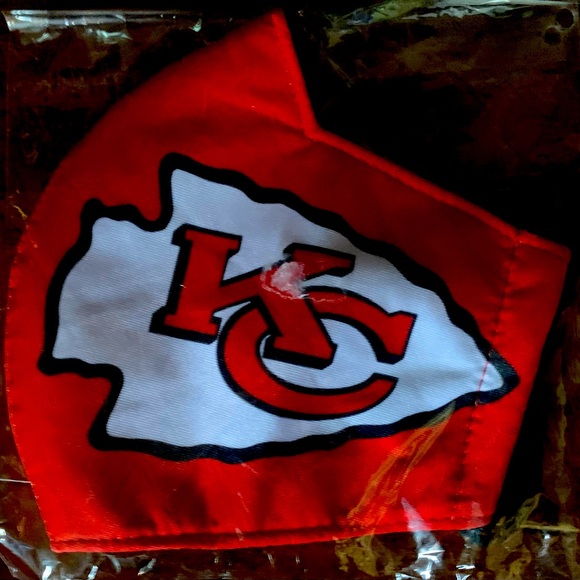 New in Package Kansas Chiefs Mouth Cover Mask - Picture 1 of 2